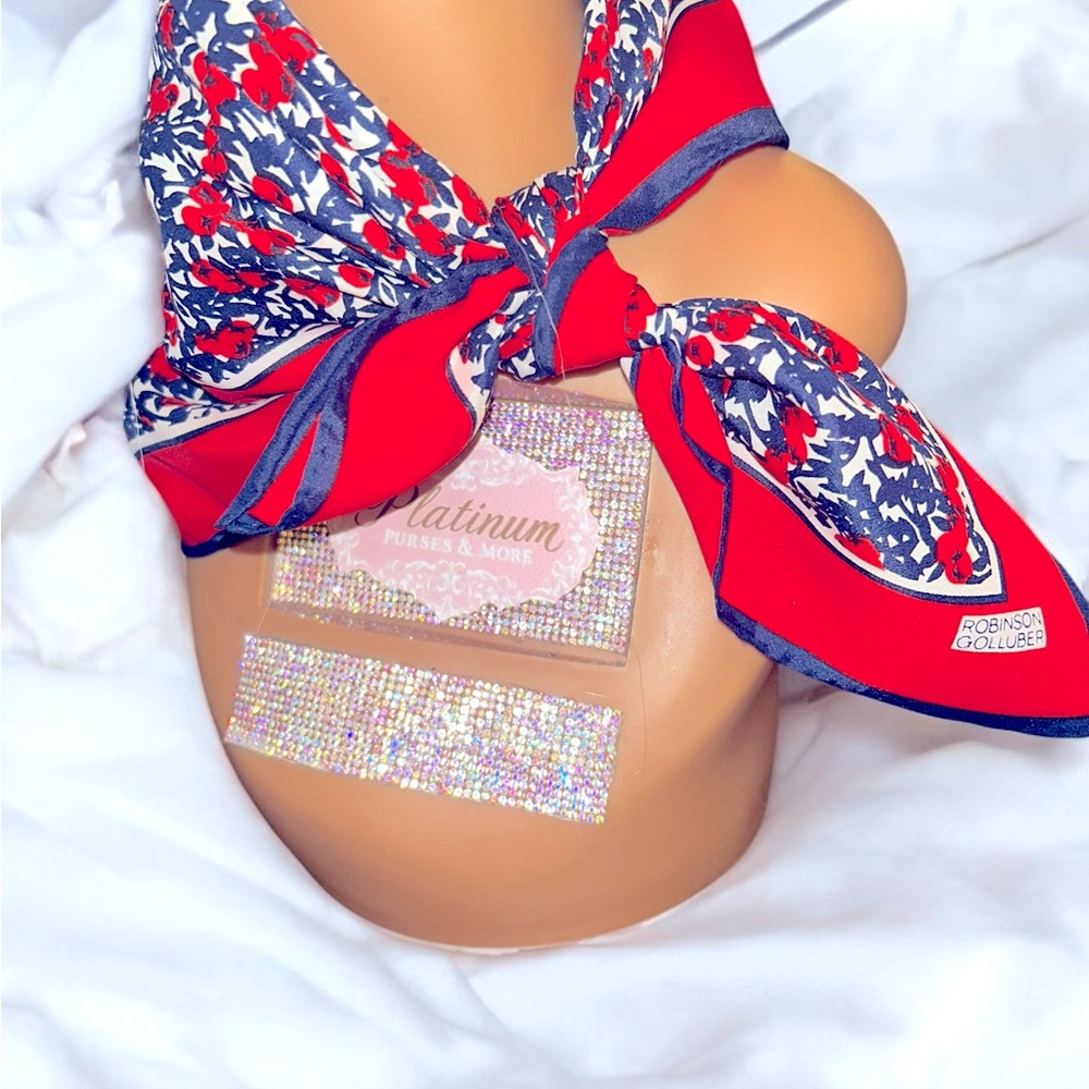 Beautiful Robinson Golluber scarf